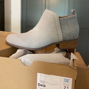 Toms Deia Drizzle Grey Suede/Felt size 7.5